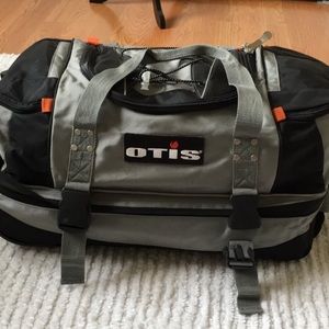 Otis Rolling Duffel Bag